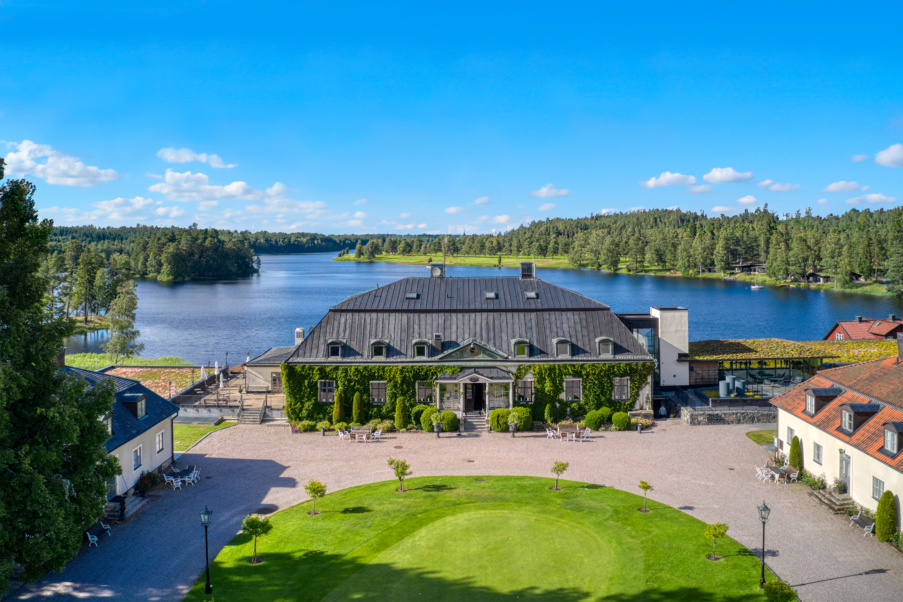 Herrgården_drönare---utan-moln.jpg
